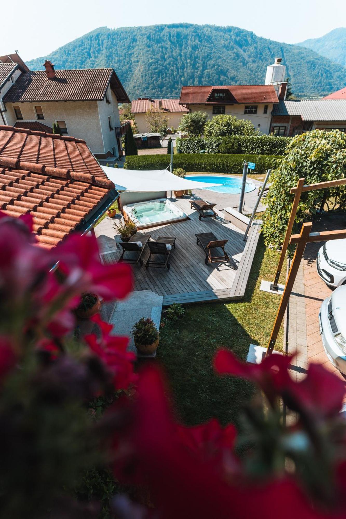 Hotel Penzion Kobala Tolmin Bagian luar foto