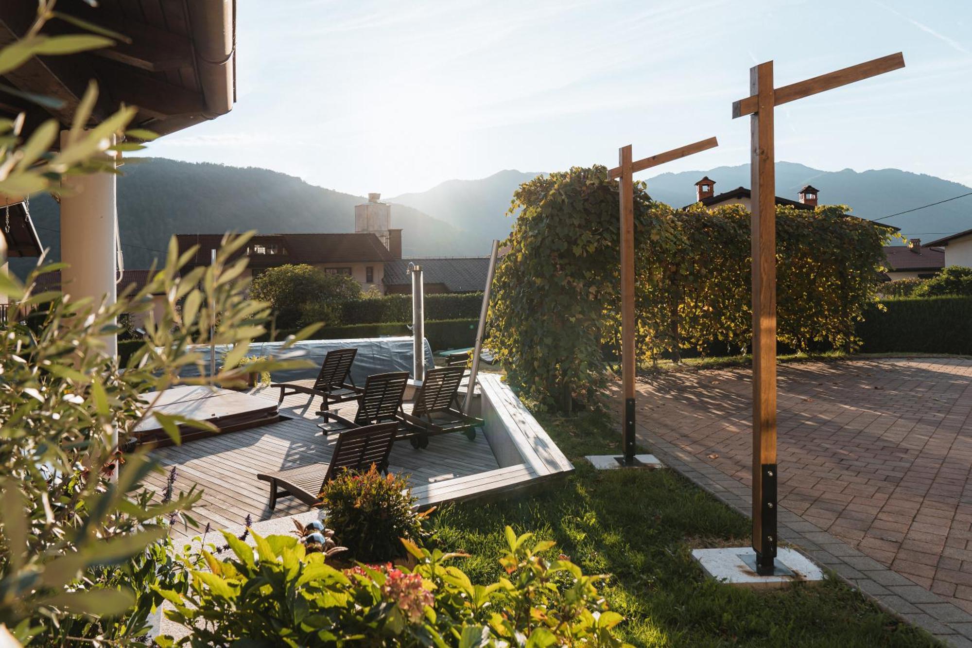Hotel Penzion Kobala Tolmin Bagian luar foto